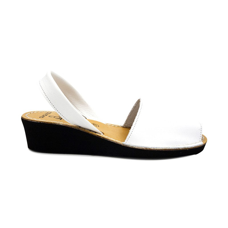 Sandale cu platforma AVARCA din piele naturala, model JUANITA white